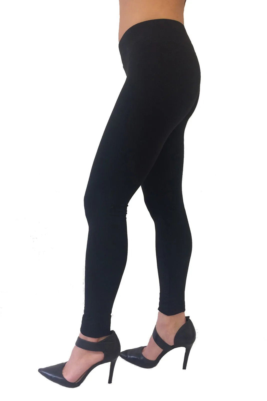 Essential Leggings in Black